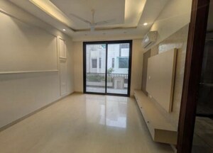 Room in 4 BHK Builder Floor at Palam Vihar – for Rent