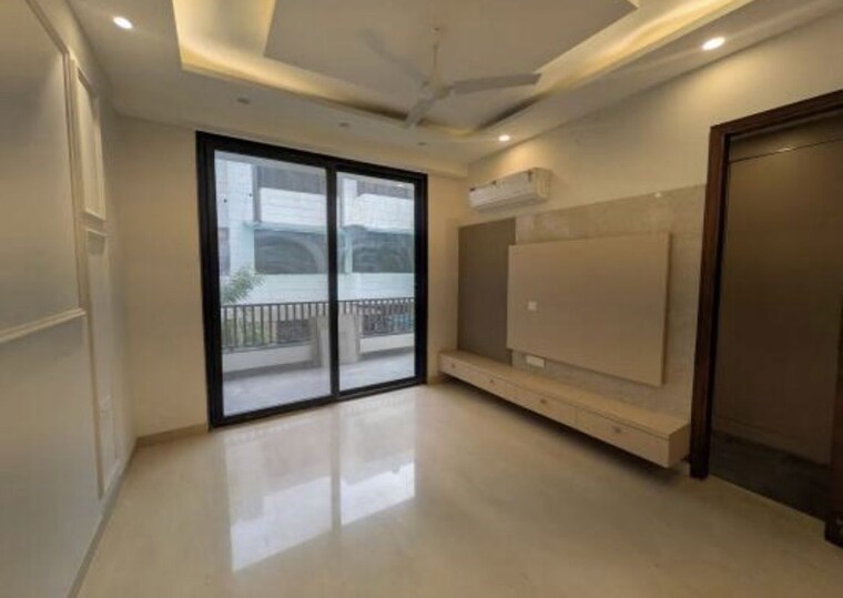 Room, palam vihar 4 Bedroom 520 Sq.Yd. Builder Floor In Palam Vihar Gurgaon 10619948