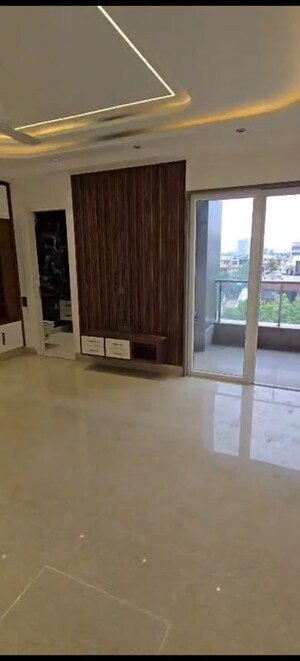 Room in 5 BHK Builder Floor at Sector 1 Vaishali – for Sale
