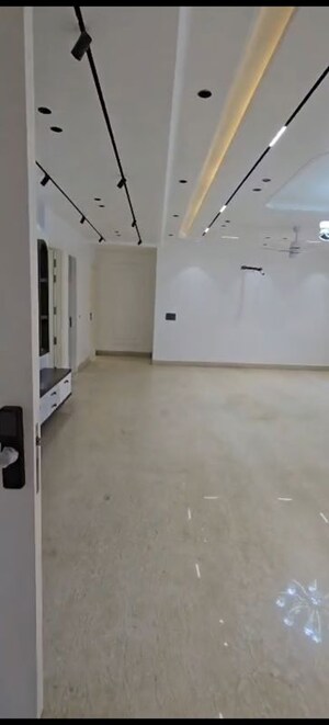 Room in 5 BHK Builder Floor at Sector 1 Vaishali – for Sale