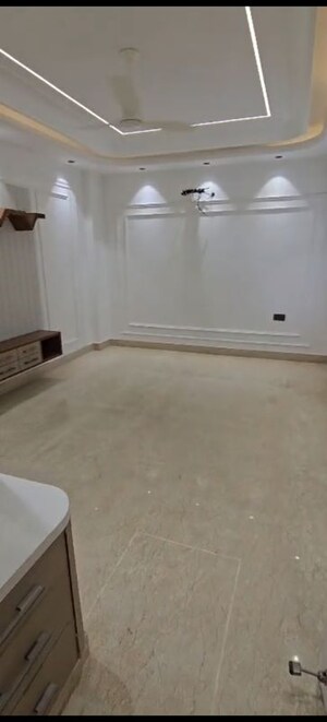 Room in 5 BHK Builder Floor at Sector 1 Vaishali – for Sale