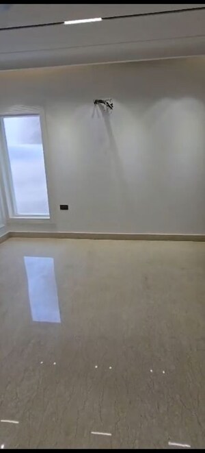 Room in 5 BHK Builder Floor at Sector 1 Vaishali – for Sale