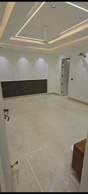 Room in 5 BHK Builder Floor at Sector 1 Vaishali – for Sale