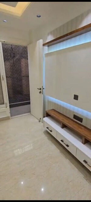 Bathroom in 5 BHK Builder Floor at Sector 1 Vaishali – for Sale