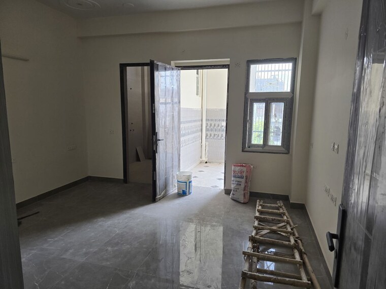 Room, sector 112 4 Bedroom 2700 Sq.Ft. Independent House In Sector 112 Noida 10491224