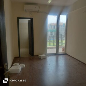 Room in 3.5 BHK Apartment at 3C Orris Greenopolis, Sector 89 – for Rent