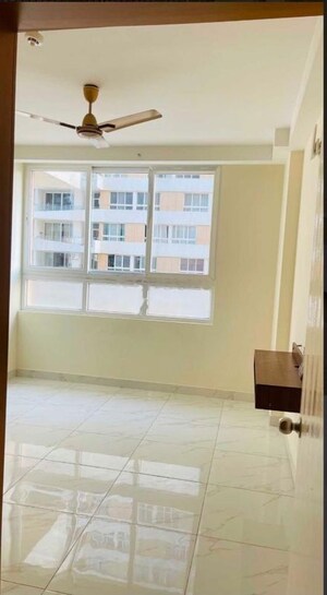 Room in 3 BHK Apartment at Mantri Lithos, Thanisandra – for Rent