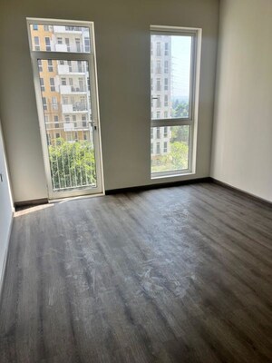 Room in 2.5 BHK Apartment at Ireo The Corridors, Sector 67a – for Sale