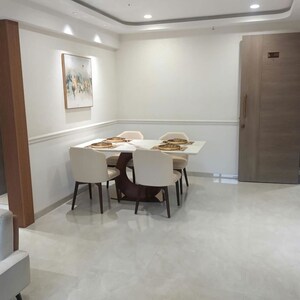Team Area in 2 BHK Apartment at Goregaon West – for Sale
