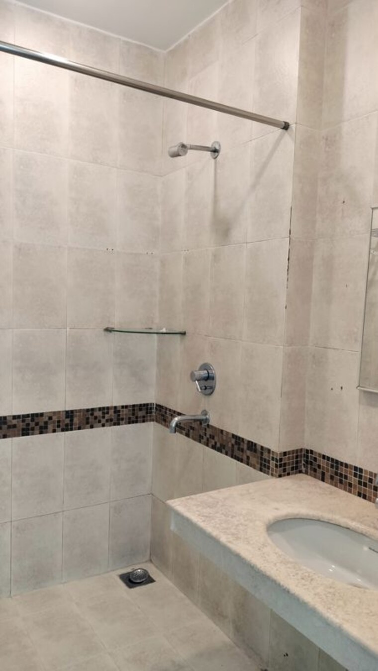 Bathroom, oberoi-realty-woods 3 Bedroom 950 Sq.Ft. Apartment In Goregaon East Mumbai 10619990