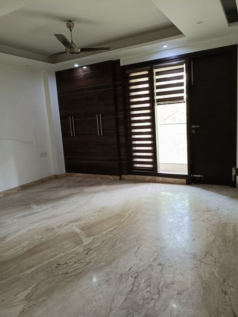 Room, maharani bagh 4 Bedroom 805 Sq.Yd. Builder Floor In Maharani Bagh Delhi 10619955