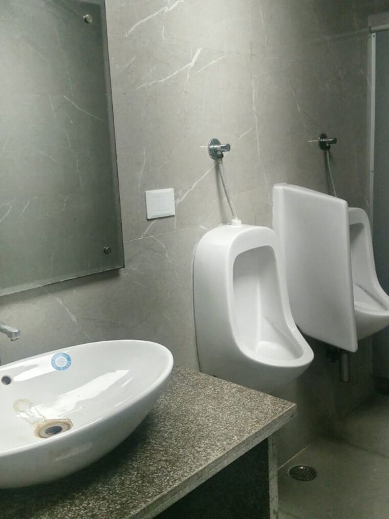Bathroom, sector 63 Commercial Office Space 2000 Sq.Ft. In Sector 63 Noida 10619961
