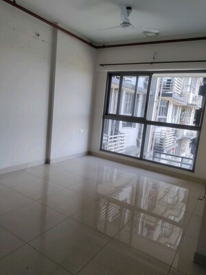 Room in 2 BHK Apartment at The Wadhwa The Address, Ghatkopar West – for Rent