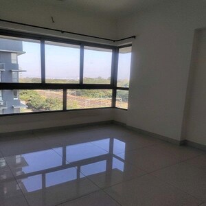 Room in 2 BHK Apartment at The Wadhwa The Address, Ghatkopar West – for Rent