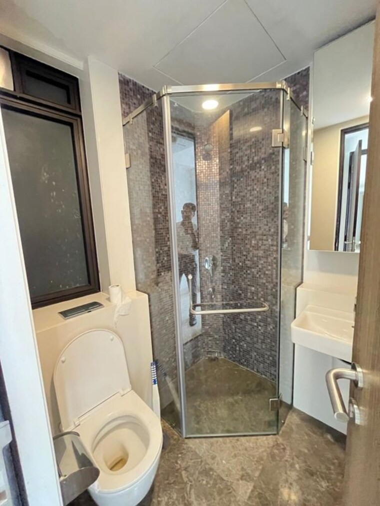 Bathroom, lodha-the-park 2 Bedroom 897 Sq.Ft. Apartment In Worli Mumbai 10620028
