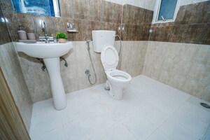 Bathroom in 2.5 BHK Apartment at Panchsheel Greens II, Sector 16 Greater Noida – for Sale