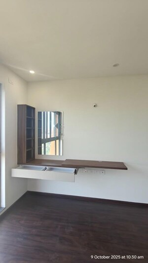 Room in 2 BHK Apartment at Purva Atmosphere, Thanisandra Main Road – for Rent