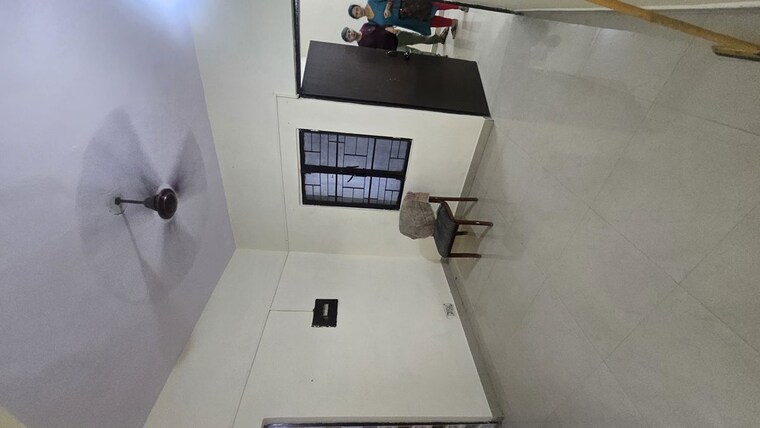 Room, dilshad garden 2.5 Bedroom 800 Sq.Ft. Apartment In Dilshad Garden Delhi 10620040