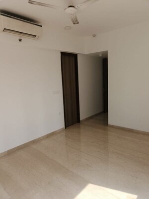 Room in 3 BHK Apartment at Lodha The Park, Worli – for Rent