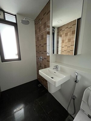 Team Area in 3 BHK Apartment at Lodha The Park, Worli – for Rent