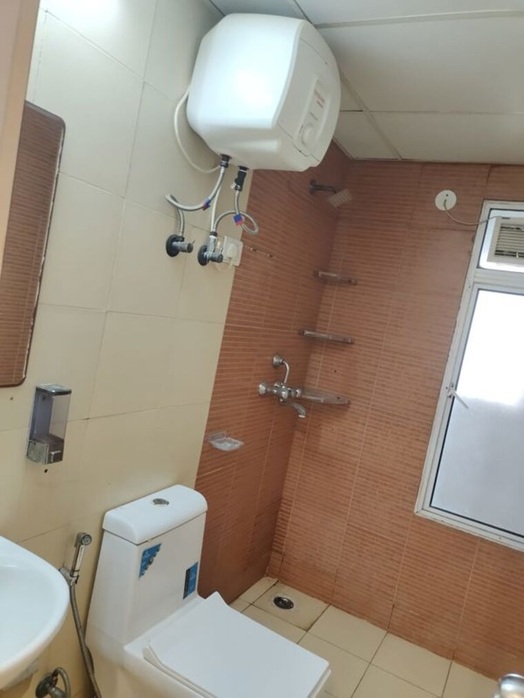 Bathroom, mahagun-mywoods 3 Bedroom 1545 Sq.Ft. Apartment In Sector 16c Greater Noida Greater Noida 10620060