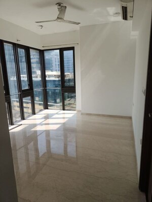 Room in 4 BHK Apartment at Lodha The Park, Worli – for Rent