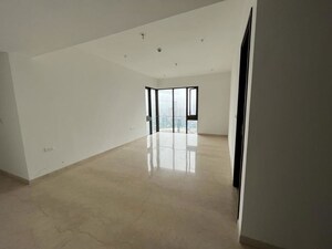 Room in 4 BHK Apartment at Lodha The Park, Worli – for Rent