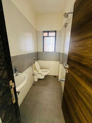 Bathroom in 2 BHK Apartment at Rashi Tower, Goregaon East – for Sale