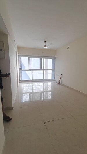 Room in 2 BHK Apartment at Sindhi Society, Chembur – for Rent