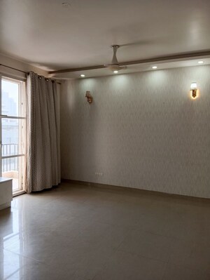 3 BHK Apartment For Rent in Emaar Emerald Estate, Sector 65