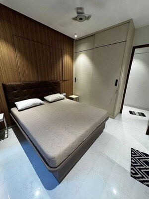 Bedroom in 3 BHK Apartment at Jrle The Amazing, Khar West – for Rent