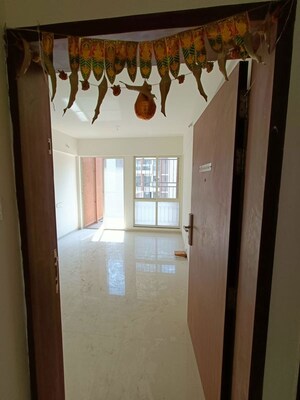 2 BHK Apartment – Entrance View at Dahanukar Colony - for Rent