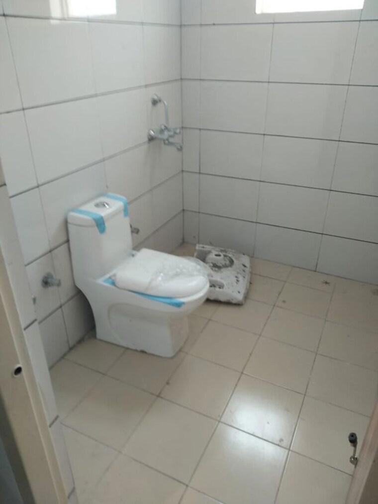 Bathroom, sector 23 1 Bedroom 800 Sq.Ft. Builder Floor In Sector 23 Gurgaon 10620167
