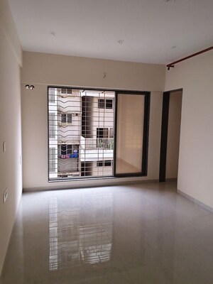 Room in 3 BHK Apartment at Borivali West – for Sale