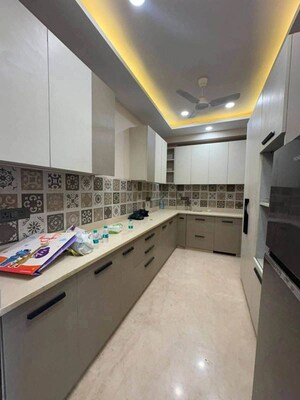 Kitchen in 3 BHK Builder Floor at BPTP Amstoria, Sector 102 – for Sale