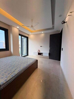 Kitchen in 3 BHK Builder Floor at BPTP Amstoria, Sector 102 – for Sale
