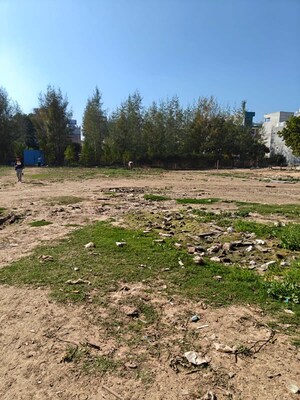 Plot Area in  Warehouse at Paras Manor, Gwal Pahari – for Rent