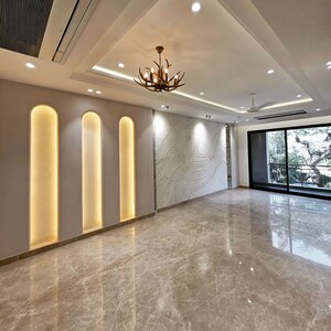 Bedroom in 6+ BHK Villa at Civil Lines – for Sale