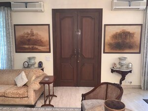 Living Room in 6 BHK Independent House at Civil Lines – for Sale