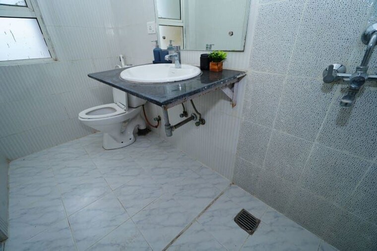 Bathroom, sare-home 3 Bedroom 1326 Sq.Ft. Apartment In Sector 92 Gurgaon 10620220