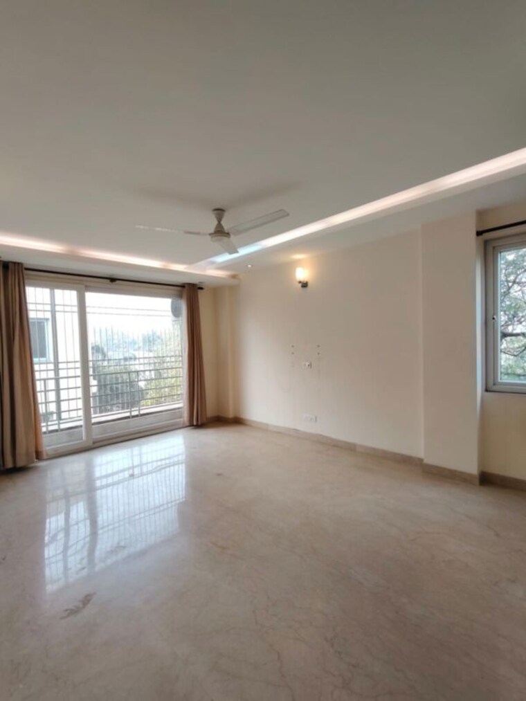 Room, defence colony 3 Bedroom 2000 Sq.Ft. Builder Floor In Defence Colony Delhi 10620237
