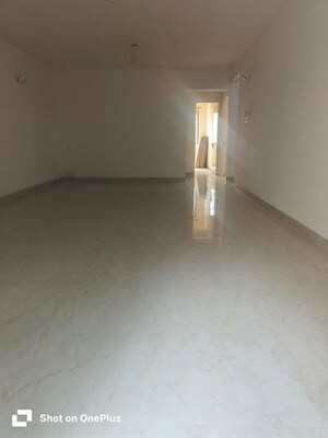 Room in 3.5 BHK Apartment at Mutha Hermes Drome Phase II, Viman Nagar – for Rent