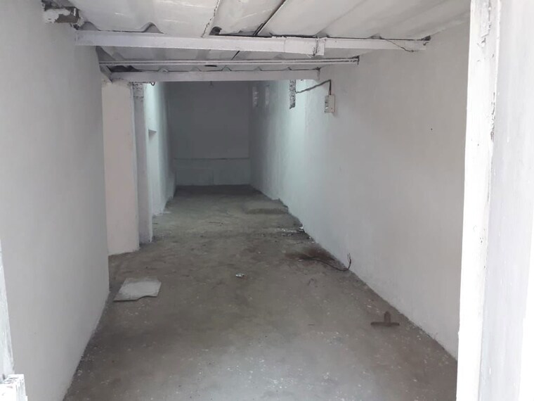 Room, goregaon east Commercial Warehouse 600 Sq.Ft. In Goregaon East Mumbai 10620258