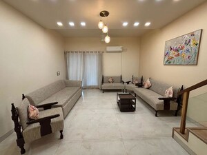 2 BHK Builder Floor For Rent in Malviya Nagar