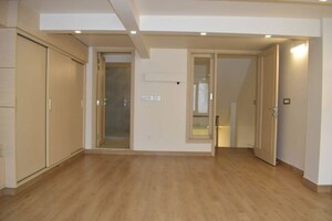 Room in 2 BHK Builder Floor at Malviya Nagar – for Rent