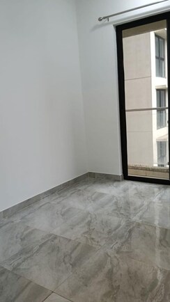 2 BHK Apartment For Rent in Risland The Icon