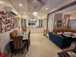 Gym in 3 BHK Builder Floor at BPTP Amstoria, Sector 102 – for Sale