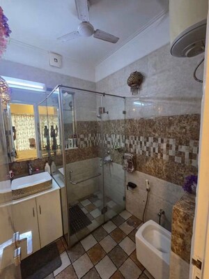 Team Area in 3 BHK Builder Floor at BPTP Amstoria, Sector 102 – for Sale