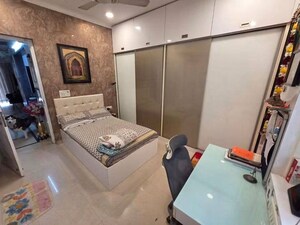Furnished Amenities in 3 BHK Builder Floor at BPTP Amstoria, Sector 102 – for Sale