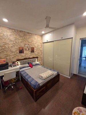Bedroom in 3 BHK Builder Floor at BPTP Amstoria, Sector 102 – for Sale